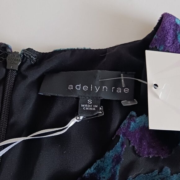 Adelyn Rae City Lights Velvet Burnout Romper Size Small V Neck NWT - Picture 6 of 13